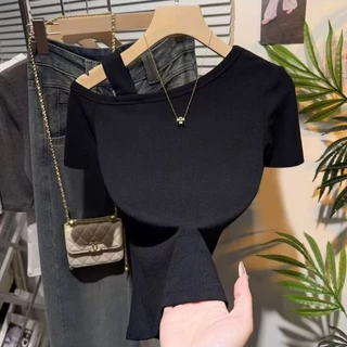 UM M-3XL เสื้อสตรีแขนสั้น แฟชั่นโชว์ไหล่ สายเดี่ยว ดีไซน์กระชับรูป เน้นสัดส่วนเรียวสวย ดีไซน์กระชับรูป เสื้อสตรีแขนสั้น