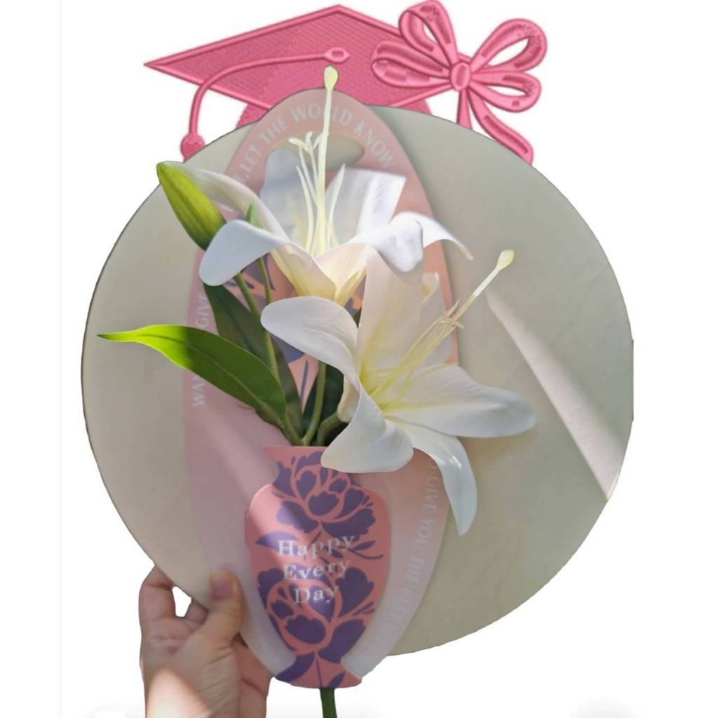 ของขวัญปัจฉิม ช่อดอกไม้รับปริญญา ช่อดอกลิลลี่พร้อมมือจับ น้ำหนักเบา พร้อมส่งด่วน กทม