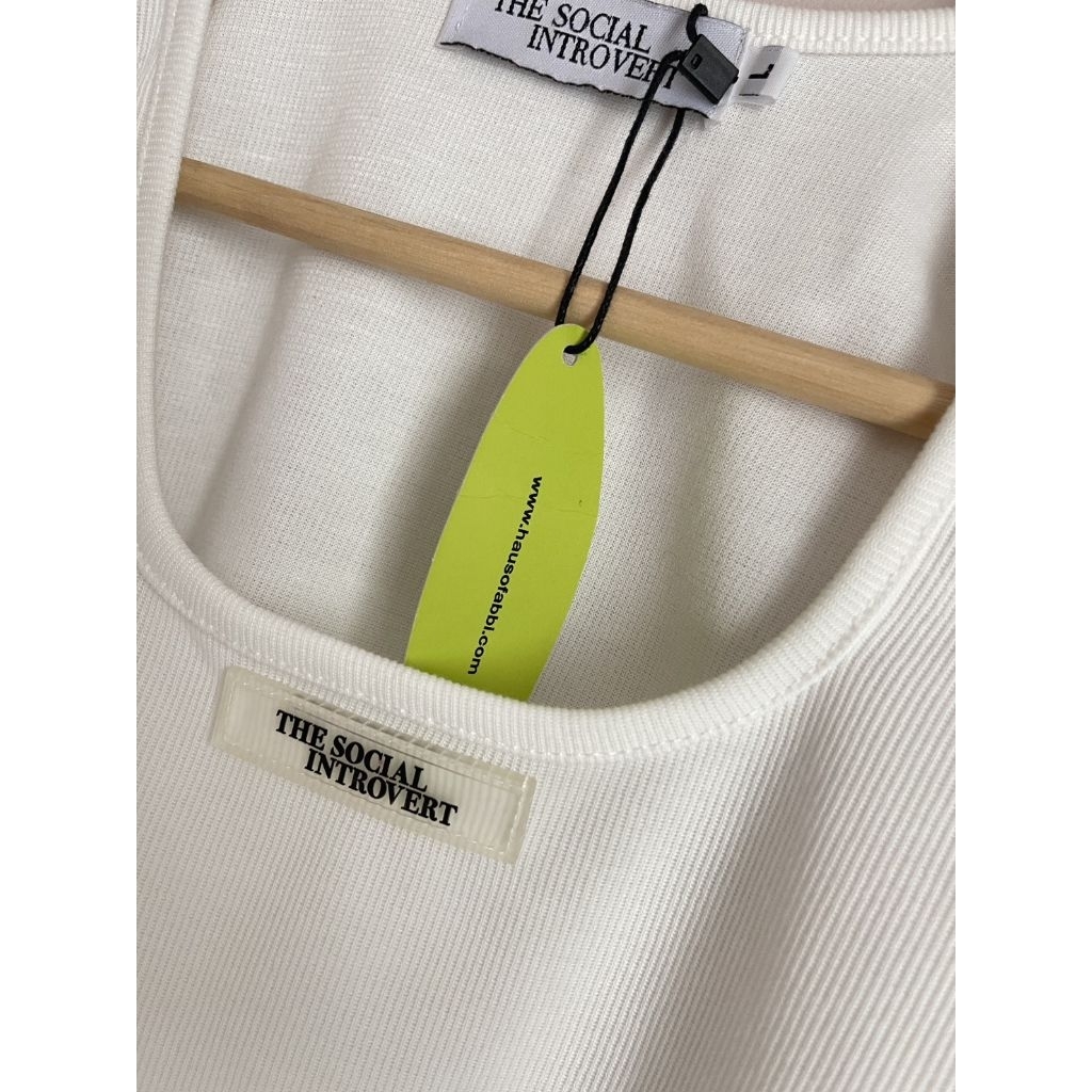 เสื้อแม่ชม Social Introvert