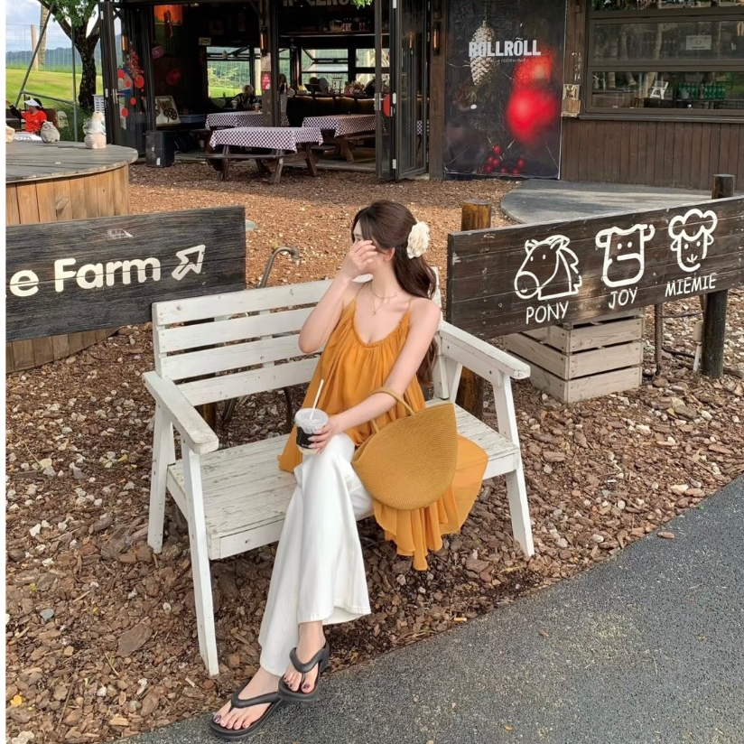 (พร้อมส่ง)เดรสสายเดี่ยว ผ้าไหมอิตาลี โทนสีเหลือง ฟ้า ดำ  ดีไซน์ช่วงอกจับจีบเพิ่มมิติ ใส่แล้วดูหวานแต่เก๋(Halter Top)