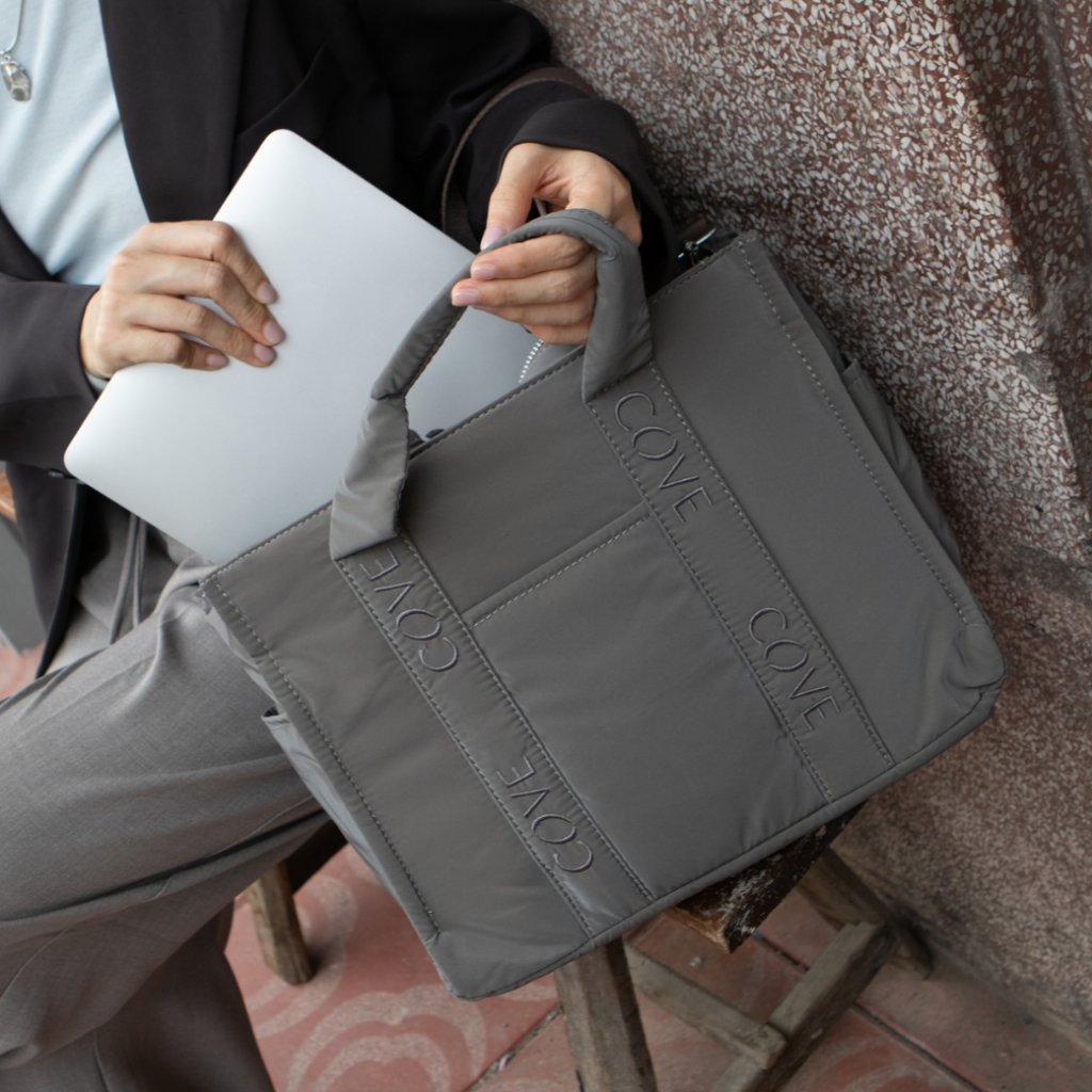 COVE Puffer Laptop Tote กระเป๋าใส่โน๊ตบุ๊ค / Laptop 13 นิ้ว กระเป๋าสะพายไหล่ ผ้าไนล่อน น้ำหนักเบา