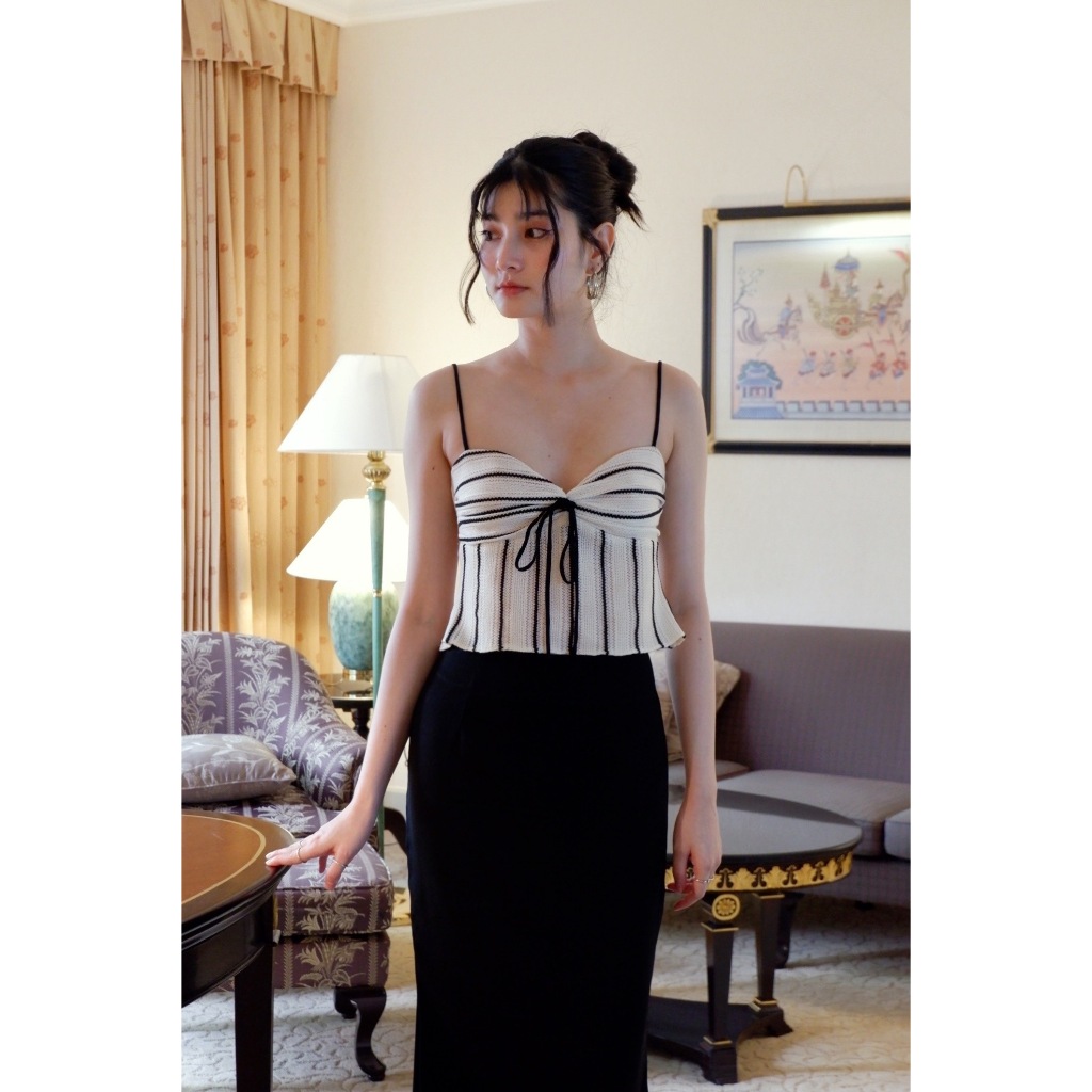 Kelyn Studio - 24/7 Top เสื้อครอปสายเดี่ยว