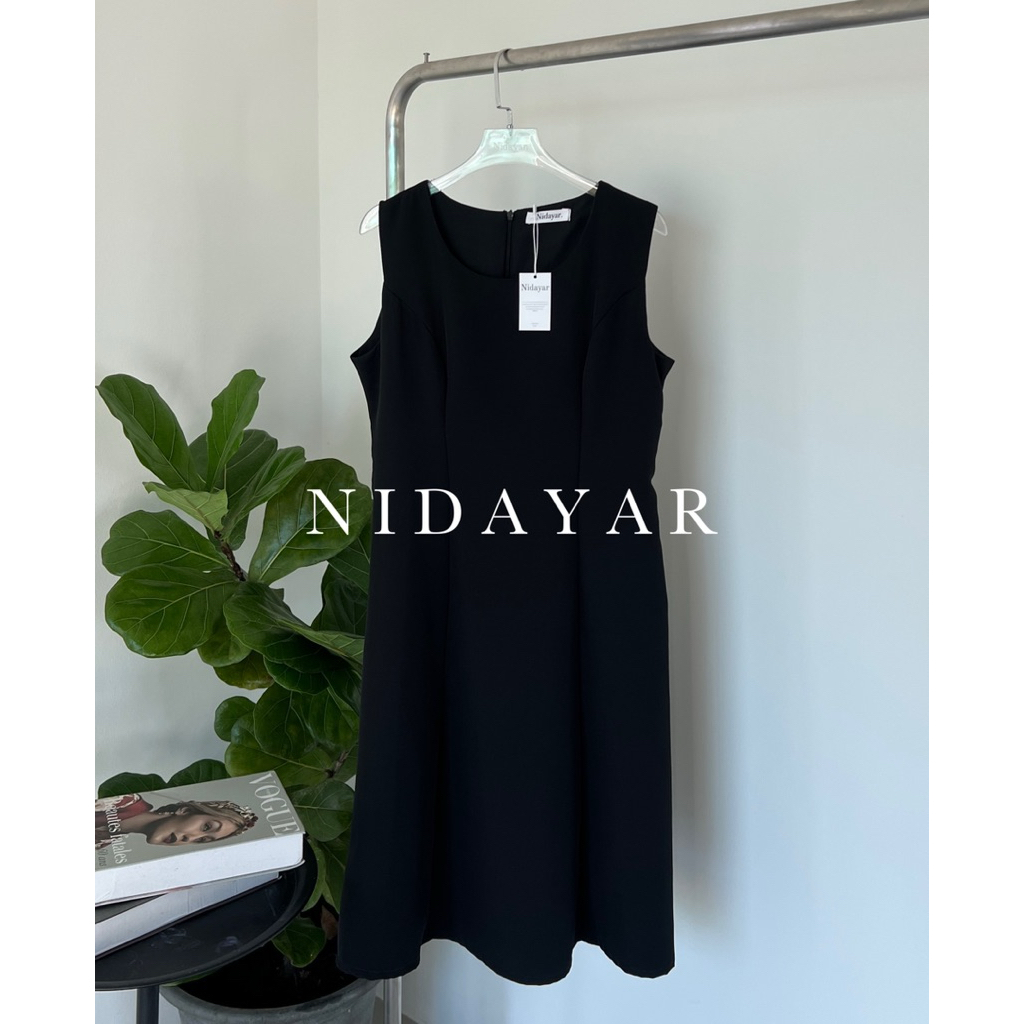 Nidayar เดรสทำงานผู้หญิงสีดำคอกลมแขนกุด รุ่น peony dress