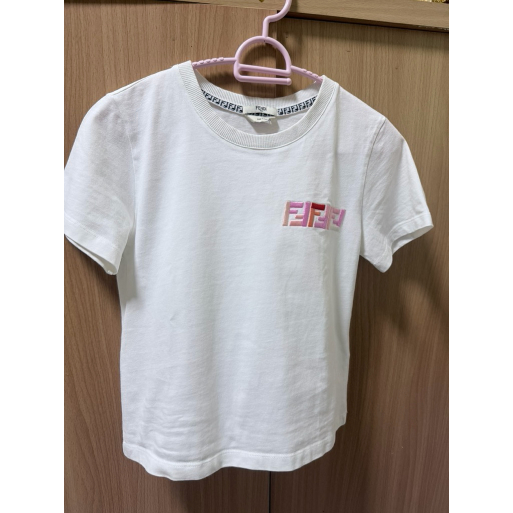 เสื้อยืดคอกลมสีขาวออฟไวท์Fendi