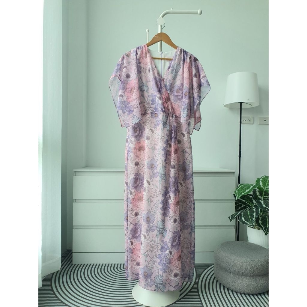 เดรส Peace eveninggown (รบกวนอ่านรายละเอียดสินค้าและตัดสินใจก่อนสั่งซื้อ สั่งแล้วห้ามยกเลิกและพร้อมช