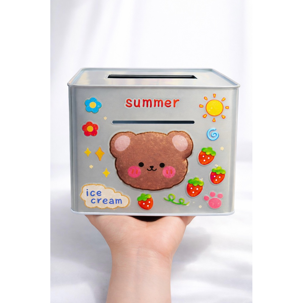 ปี๊บออมสิน15cm แบบทึบ (หน้าต่างใสบน)พร้อมสติกเกอร์น้องหมี กระปุกออมสิน