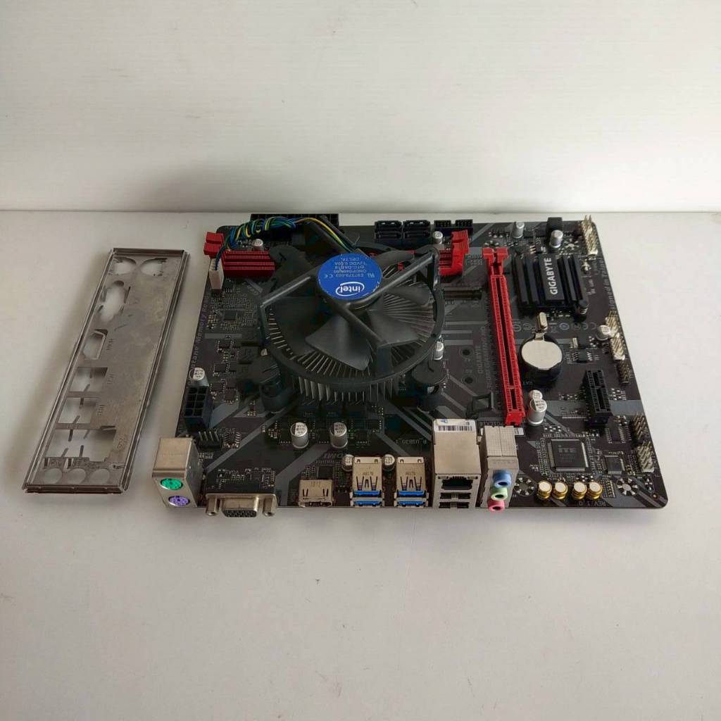 CPU   Core i5  9400F  +  M/B  GIGABYTE  B360M  GAMING  HD  (1151 V2)  ประกัน  2  เดือน