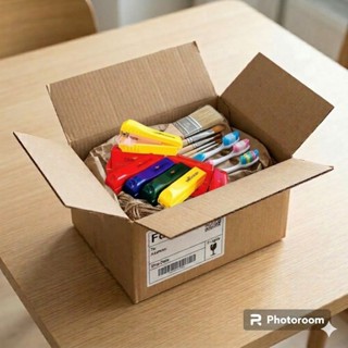 กล่องพัสดุพร้อมกับเครื่องขึ้นรูปกระดาษ 0.8 คละสี 1 ชิ้นต่อ 1…