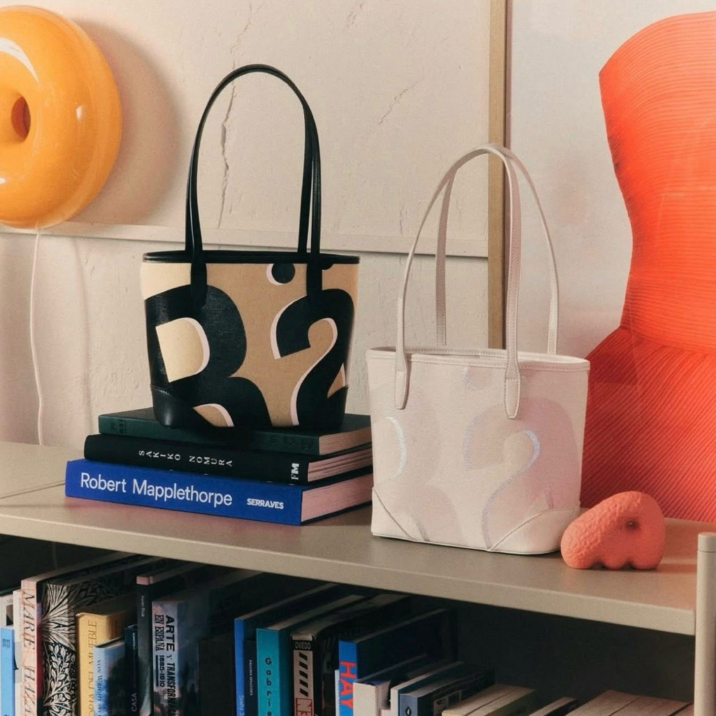 [ส่งด่วน✔️] - Rally 𝐌𝐢𝐧𝐢 City Tote - The 𝐂𝐥𝐚𝐬𝐬𝐢𝐜 Reterns🤍🖤