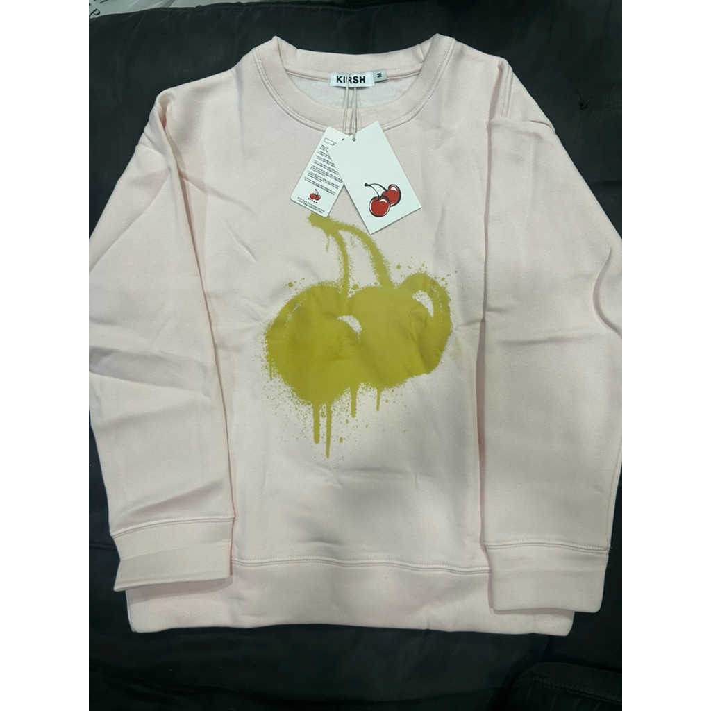 เสื้อสเวตเตอร์ KIRSH รุ่น Big Cherry Sweatshirt สีชมพูอ่อน อก 42