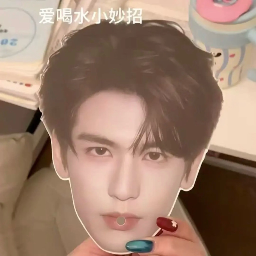 จางหลิงเฮ่อ หัวโตพร้อมหลอดดูดแบบใหญ่พิเศษ  Zhang Linghe