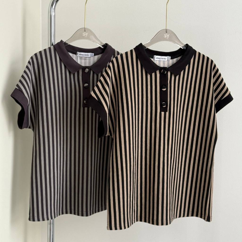 SISSY: เสื้อโปโลแขนตัด คอปก (S-XXL) ลายริ้วลง  ผ้าถักยืดนุ่ม ใส่สบาย ระบายอากาศได้ดี