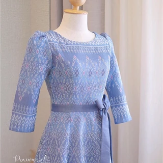 PRAEWARIN (แพร-วรินทร์) ชุดเดรสผ้าไทยงานพรีเมี่ยมแต่งโบว์ข้างเอว 1 ชุดใส่ได้ถึง 2 แบบ