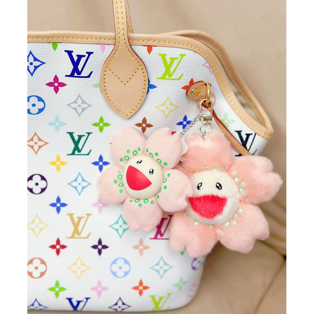 ✨พร้อมส่ง✨ พวงกุญแจ เข็มกลัด Murakami แท้💯จาก Shop 🇯🇵