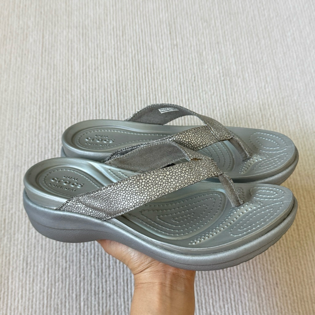 crocs รองเท้าแตะผู้หญิงมือสองของแท้ sz.37