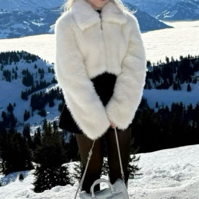 แบรนด์ umore.made เฟอร์โค้ทคอปก Kylie fur coat