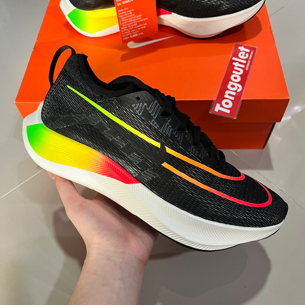 รองเท้าวิ่ง ZOOM FLY 4 “BLACK VOLT ORANGE STRIKE” ปีผลิต 2025 ของแท้100% ป้ายไทย พร้อมส่ง ราคา ถูกที่สุด ดีลบีเคเค แกลเลอรีภาพที่ 2