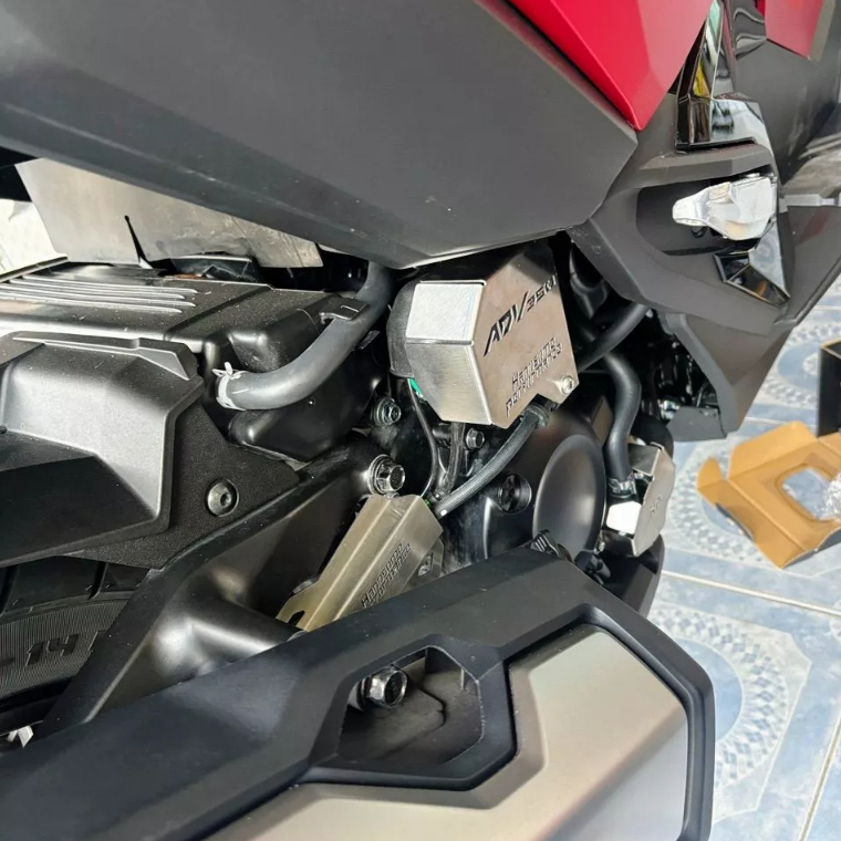 การ์ดปั้มน้ำ ครอบสายดิส บังคอยล์ไฟ HONDA ADV350 อะไหล่แต่ง ADV สแตนเลสแท้ เกรด304 หนา 1.2มิล  (พร้อมส่ง) ราคา ถูกที่สุด ดีลบีเคเค แกลเลอรีภาพที่ 8