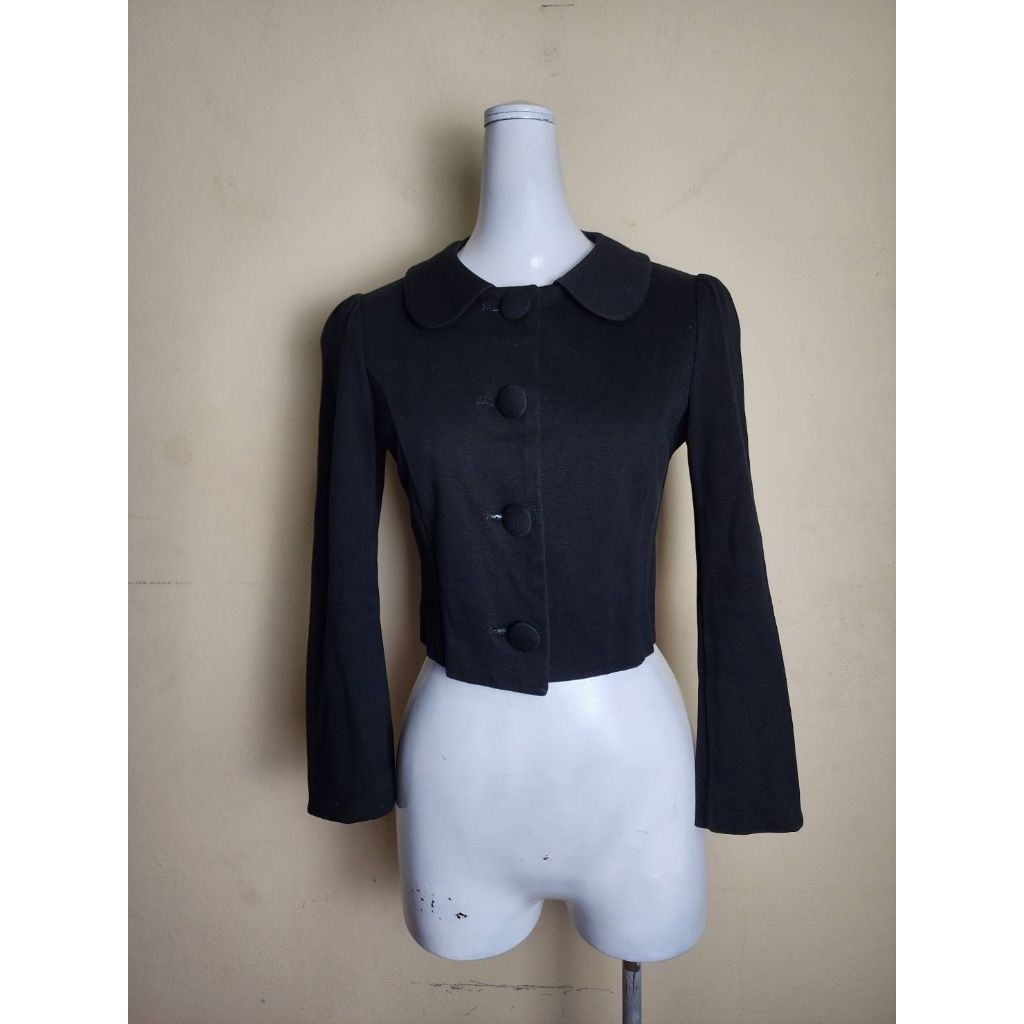 agnes b. เสื้อแจ็คเก็ตตัวสั้น (Cropped Jacket) ปกคอบัว