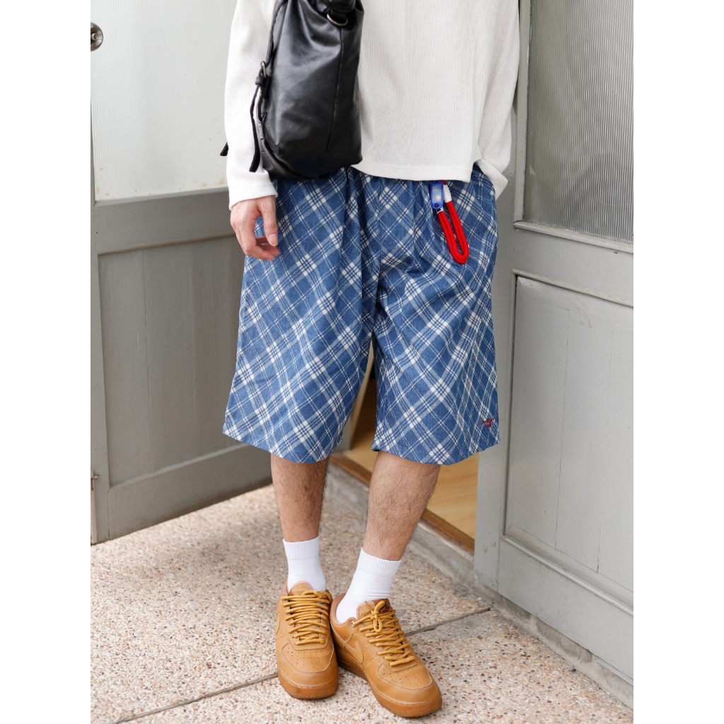 กางเกงขาสั้นลายสก๊อตPLAID SHORTS – ROPE KEYCHAIN
