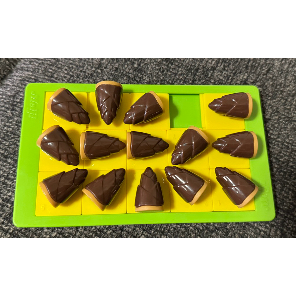 Meiji Takenoko no Sato" (ขนมช็อกโกแลตญี่ปุ่นยอดนิยม)