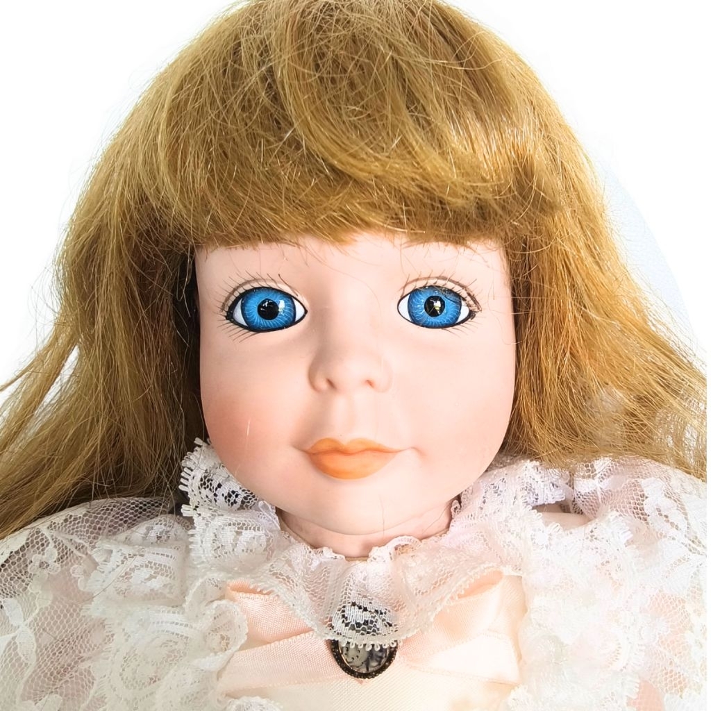 Porcelain doll 11 ตุ๊กตาหน้ากระเบื้อง มือ2 ไม่มีสแตน