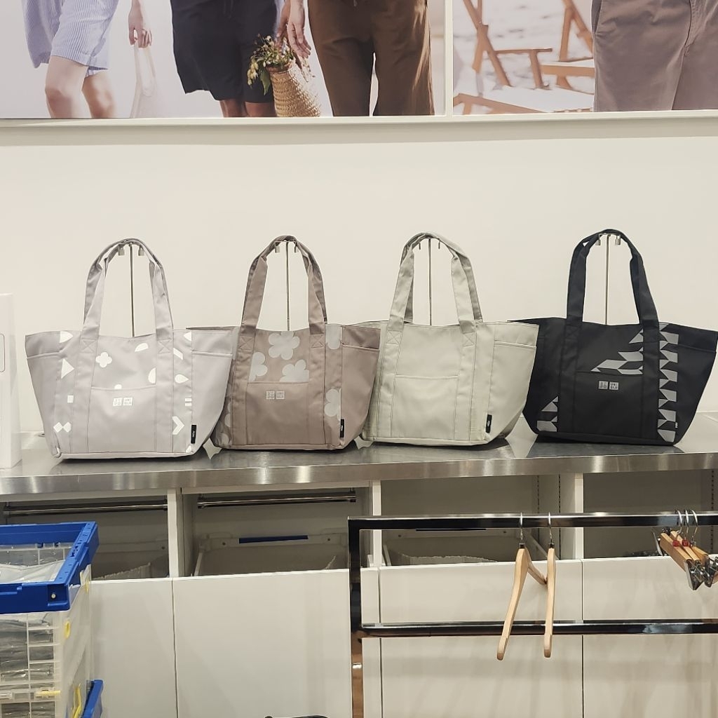 ของแท้พร้อมส่ง Uniqlo กระเป๋าสะพายอเนกประสงค์ Multipurpose Shoulder Bag ดีไซน์จาก PDM