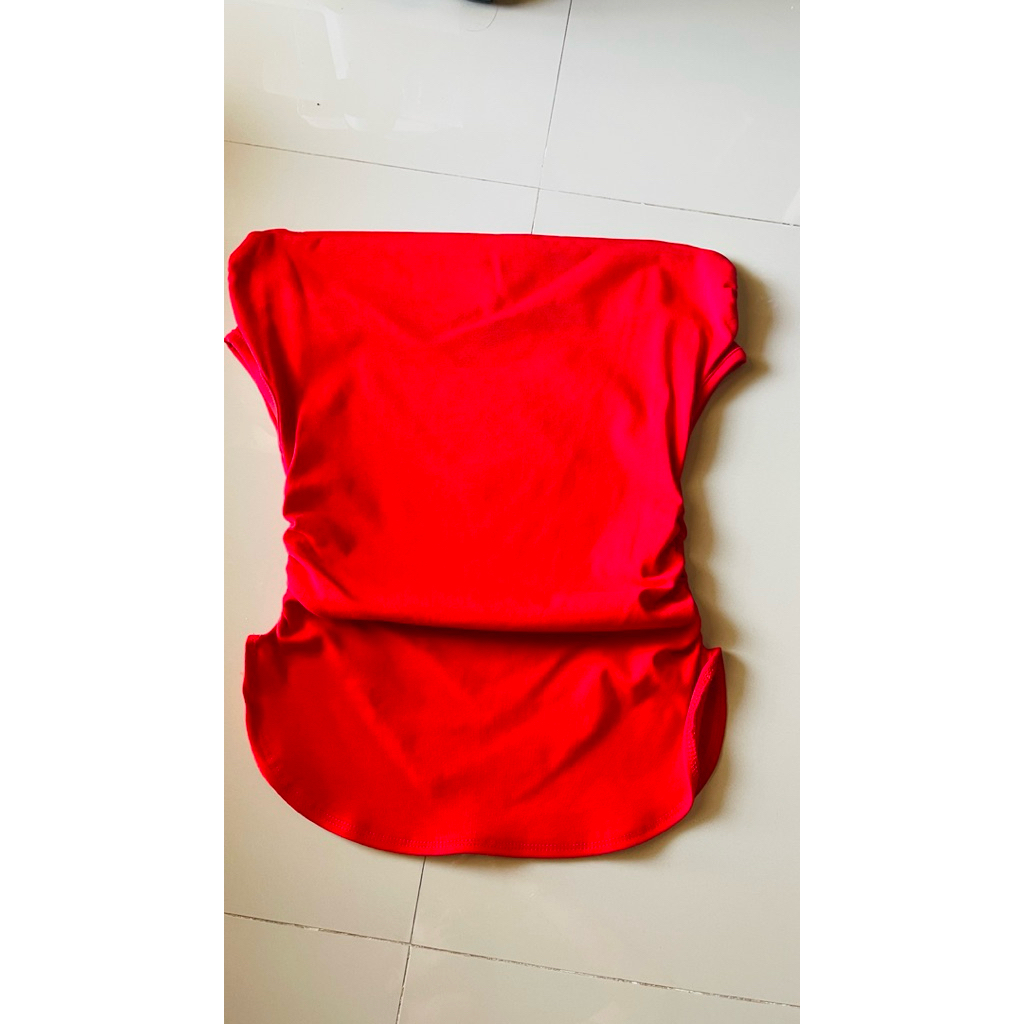 เสื้อคอปาดไหล่ ทรงสวยเข้ารูปงานatipa มือ2 สภาพ 90% ใส่แค่1-2ครั้ง