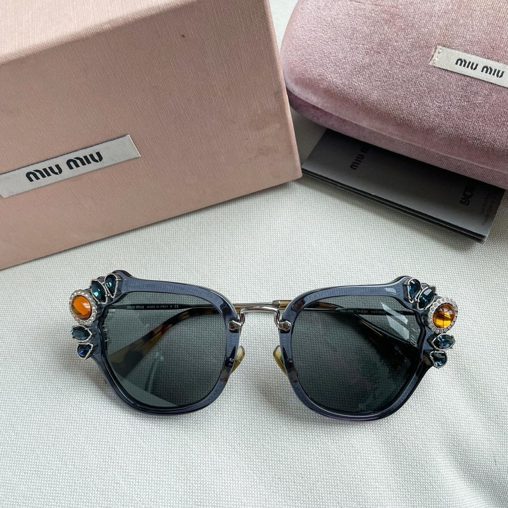 MIU MIU - Sunglasses แว่นกันแดด อุปกรณ์ครบ