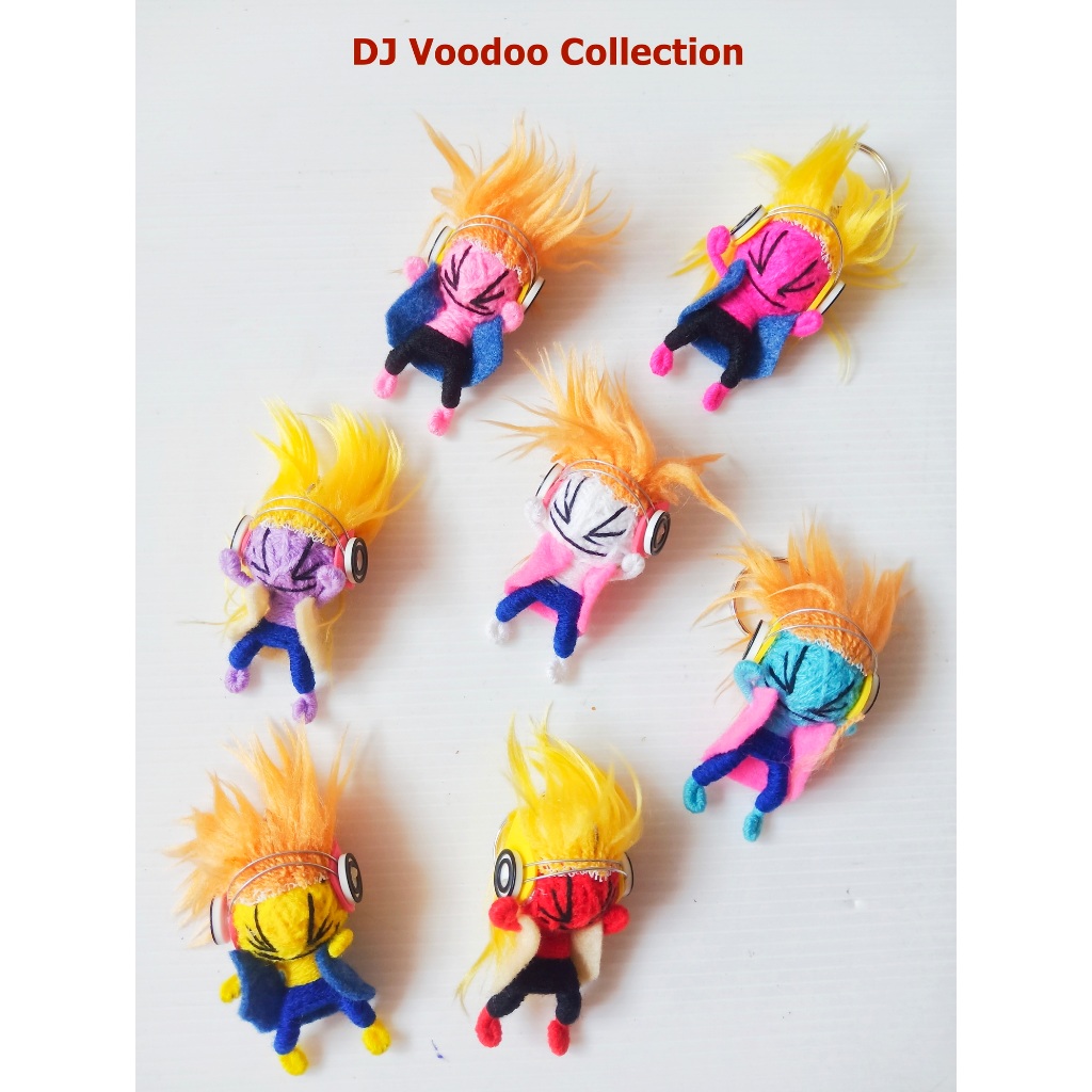 พวงกุญแจ ตุ๊กตาวูดู Unique Voodoo Doll Keychain with Headphones – Handmade DJ String Doll Music Love