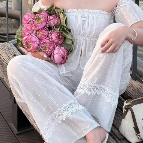 Flora pants กางเกงขายาวแต่งลูกไม้เอวสม็อค (มีซับใน) Size M,L ผ้าโรซี่เบาบางสบาย AOMMKOSHOP - P15