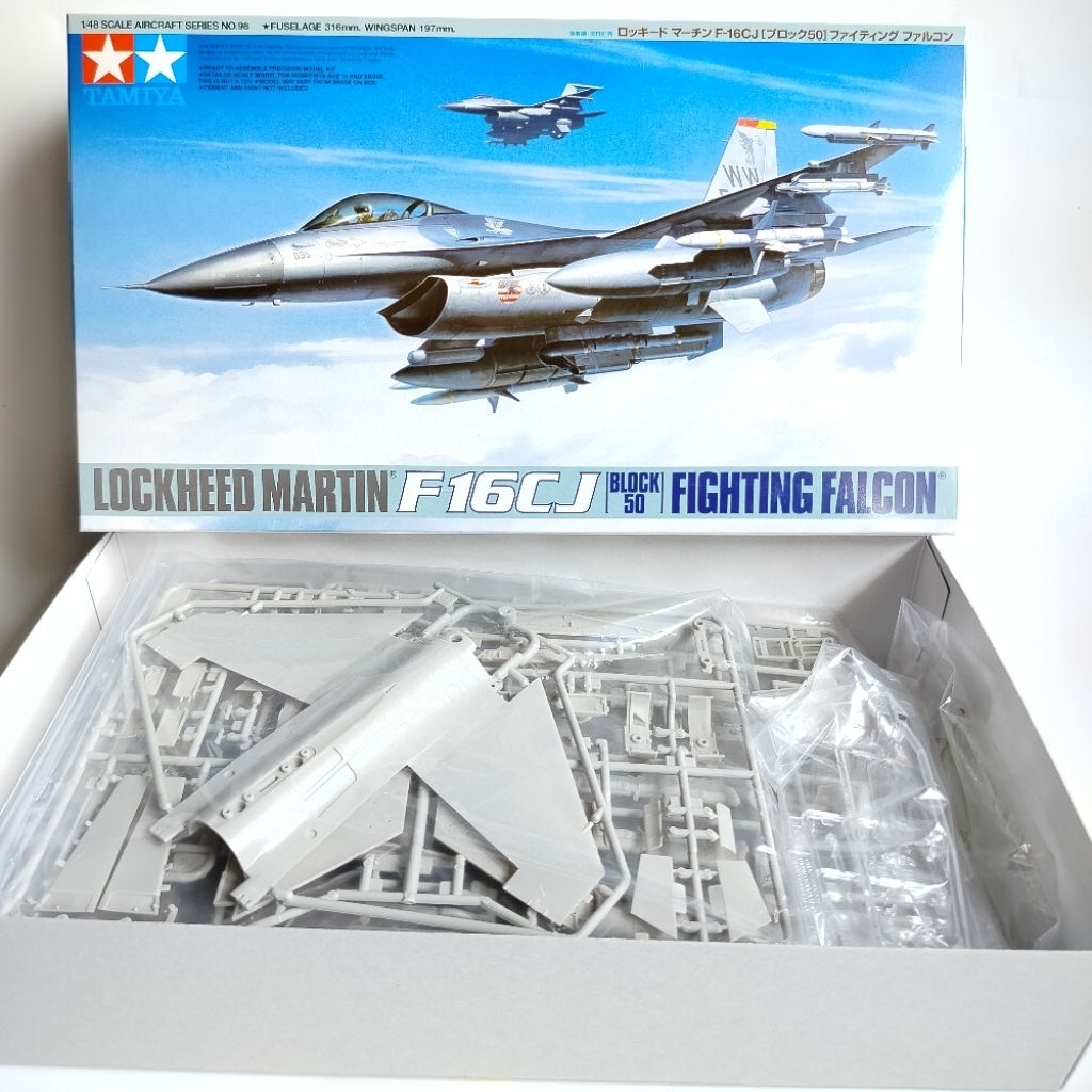 โมเดลเครื่องบิน TAMIYA F-16CJ 1/48 Block50