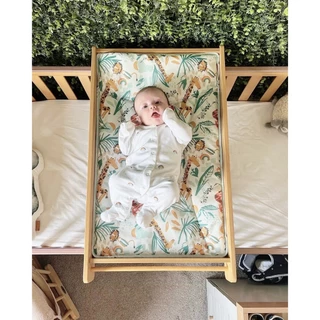 Tutti Bambini แผ่นรองเปลี่ยนผ้าอ้อม Changing Mat น้ำหนักเบา วัสดุกันน้ำเคลือบ PVC 100%