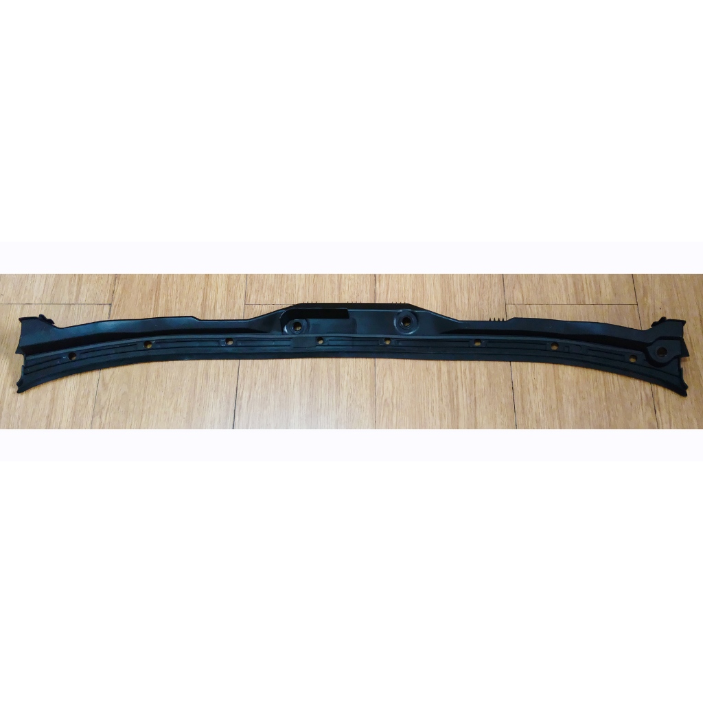 แผงจิ้งหรีด BMW E39 (96-03) (รถ 4 ประตู)