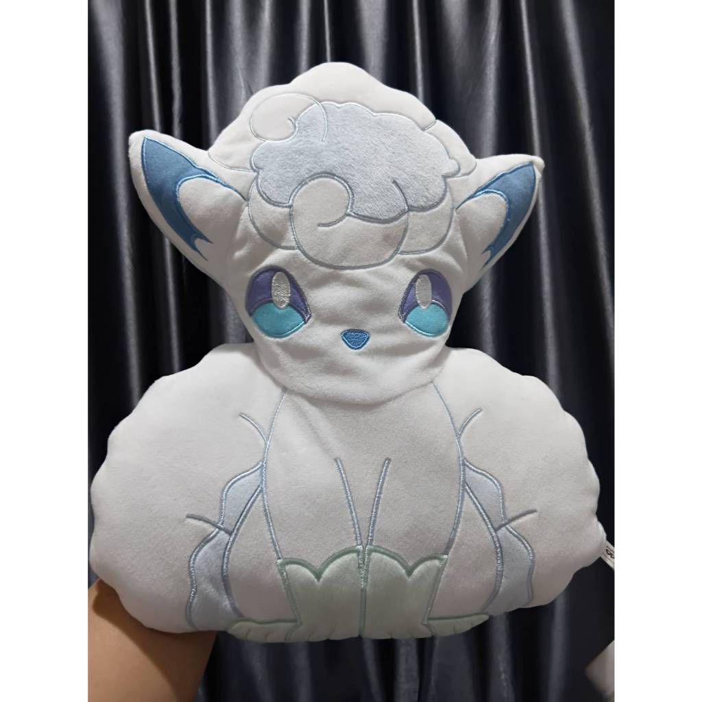 ตุ๊กตาโปเกม่อน Alolan Vulpix Vulpix Cushion Pokemon Plush Toy Japan ขนาด 15 นิ้ว