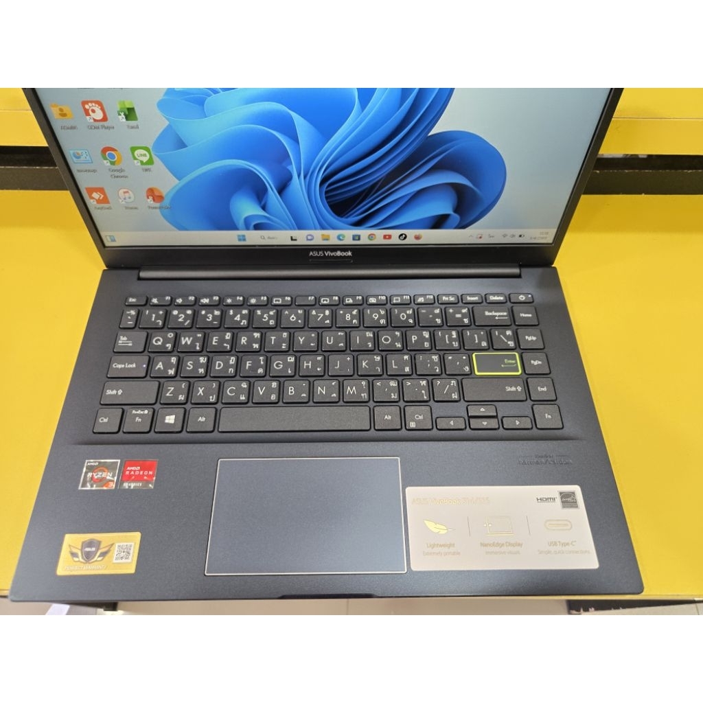 โน๊ตบุ๊ค asus สวยมาก บางเบา