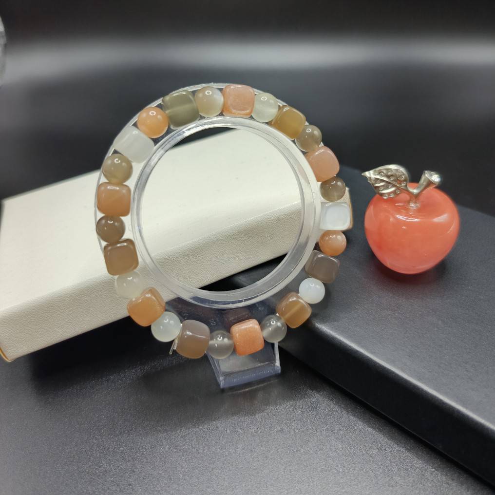 กำไลหินมูนสโตน3สี(Multi Color Moonstone)''หินแห่งความรัก ความผูกพัน''