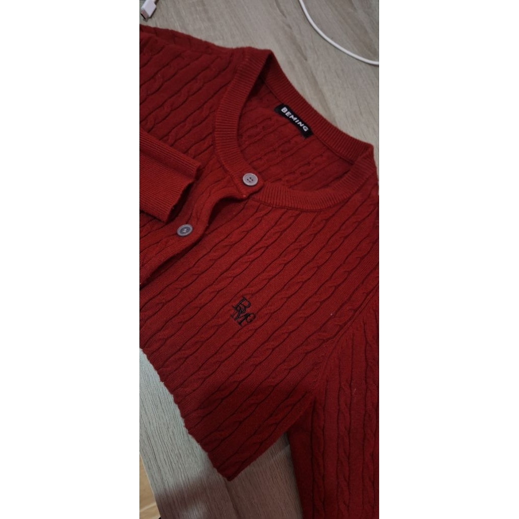 เสื้อคาดิแกนไหมพรม BEMING สีแดง