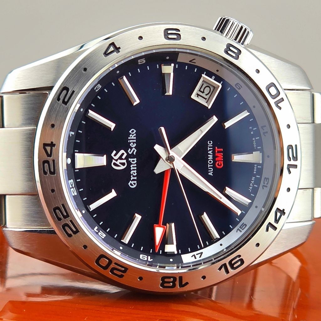 Grand Seiko Sport Collection GMT Ref. SBGM245G
