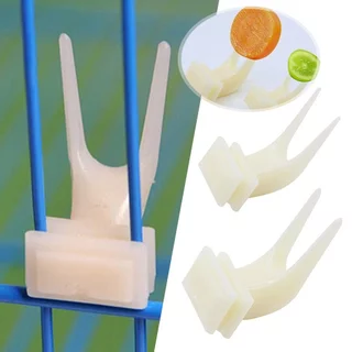 Ylife ส้อมให้อาหารนก เสียบอาหารให้นกจิกกิน เช่น กล้วย หรือ มะละกอ 1.8cm*2.8cm*3.6cm