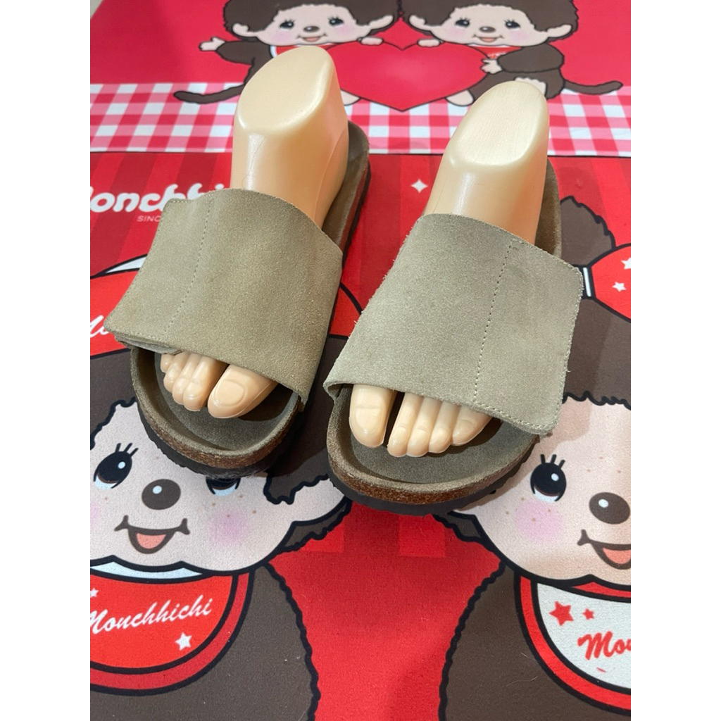 รองเท้าแตะแบบสวม hawkins size 38 แท้ 100%