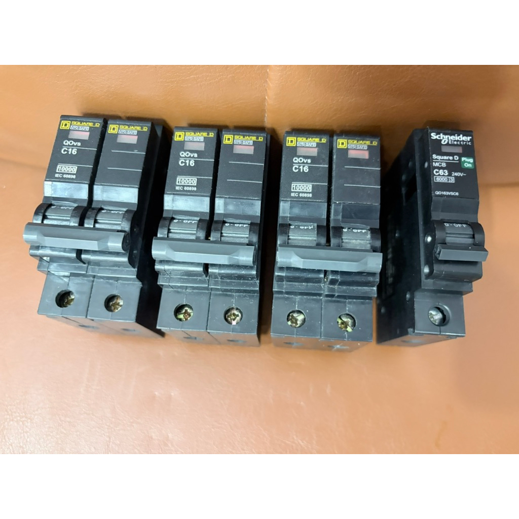 เมนเซอร์กิตเบรกเกอร์  Schneider 2P 16A 10KA (QO216VSC10T)