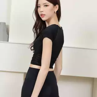 Darlyn - Nola top bra เสื้อออกกำลังกาย แขนสั้น ทรงสวยเข้ารูป ระบายอากาศได้ดี