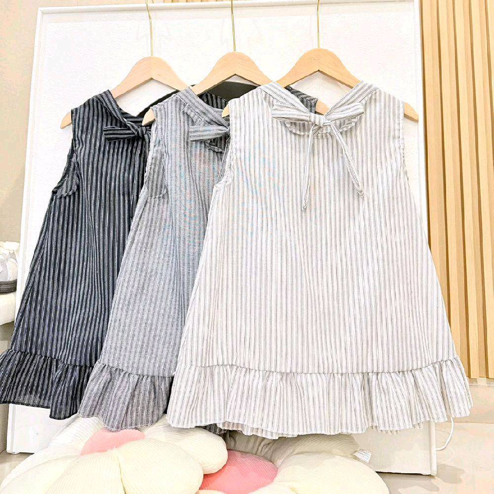 - เสื้อแขนกุดผูกโบว์หลัง ลายริ้ว ชายระบาย ใส่แล้วทรงสวย น่ารักมากๆ เสื้อแฟชั่น เสื้อซัมเมอร์#10177