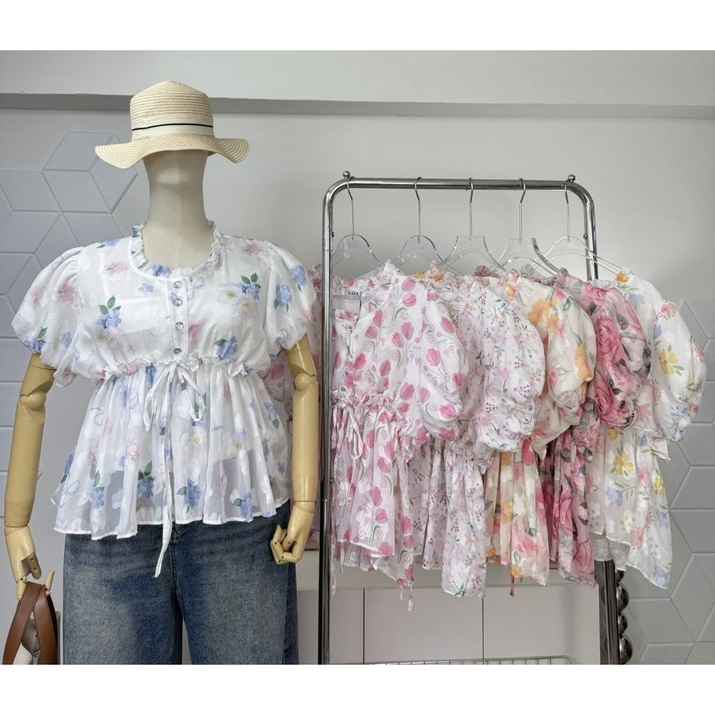 LANA B24 เสื้อคอกลมแต่งระบาย แขนบอลลูน