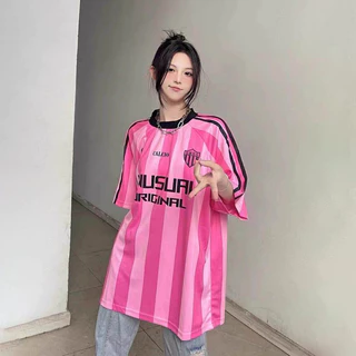 สไตล์อเมริกันวินเทจผู้หญิงลายแขนสั้นพอดีหลวมเสื้อยืด ความเก๋ของเสื้อบอล เสื้อกีฬาลำลอง เสื้อบอลตาข่าย