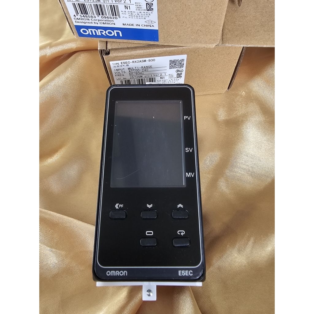 Temp omron E5EC-RX2ASM-800
