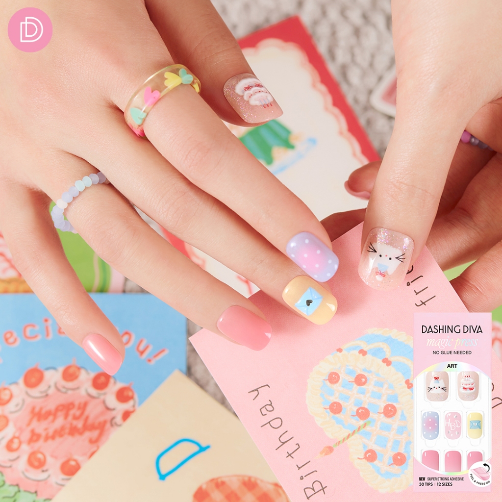 Dashing Diva เล็บปลอม Collection Summer 2026