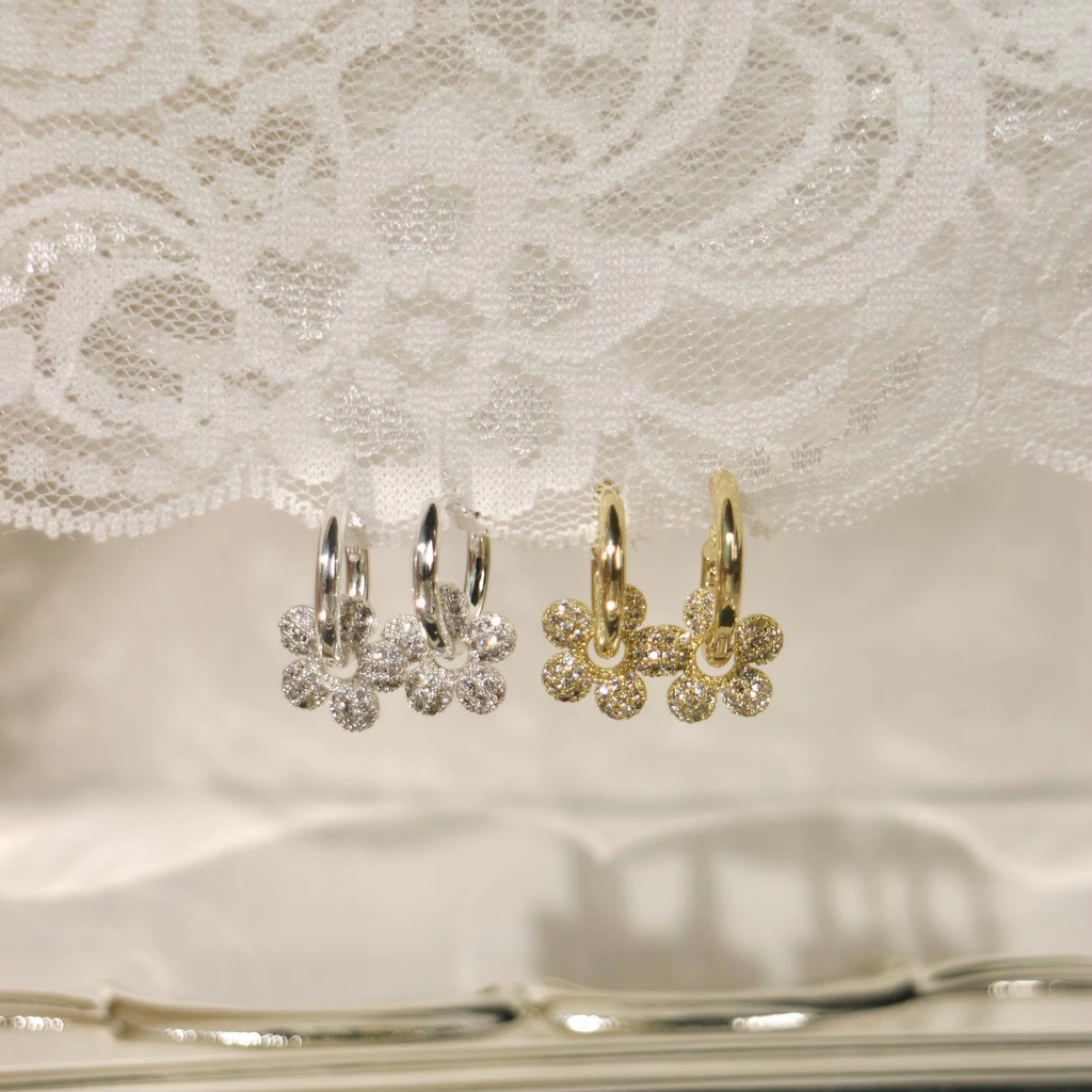 Socrush.bkk | BLOSSOM HOOP earrings | SE-105 | ต่างหู ดอกไม้ ห่วง