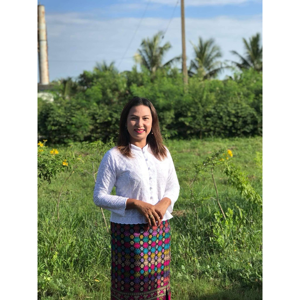 เสื้อลูกไม้คอจีนแขนยาว ทรงจิตรลดา #สีขาว